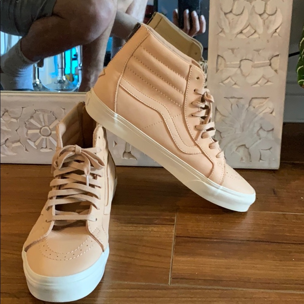 Vans High. Tan colorway